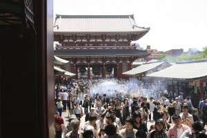 Overview of the chaos from the steps of the temple